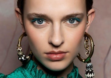 Bases de maquillaje que mejoran la piel sin dejar rastro